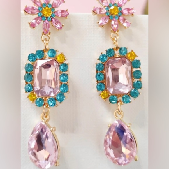 8 SETS IN GORGEOUS VERSATILE EARRINGS BUNDLE -NWT AND🔥🔥🔥 - Picture 7 of 9
